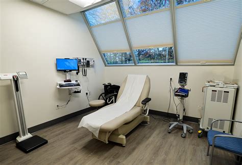 How Do I Choose Physician Offices Near Me? Expert Guide