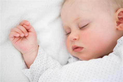 Newborn Sleep In Eyes