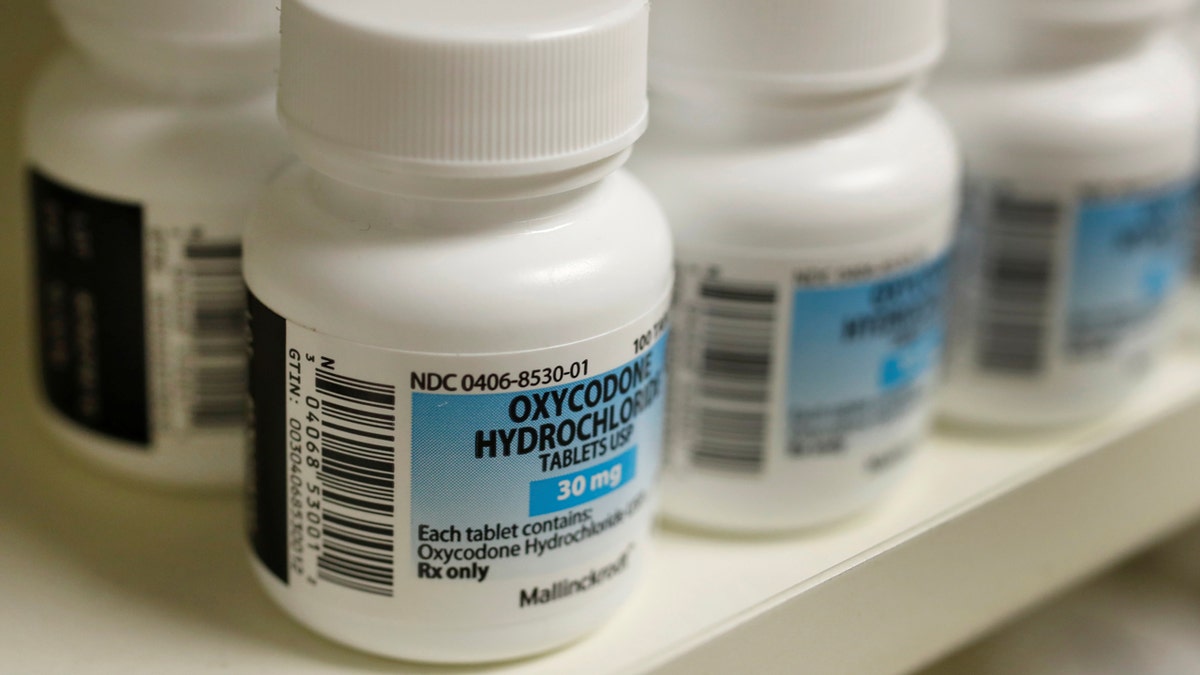 Oxycodone/Acetaminophen 10325 Mg