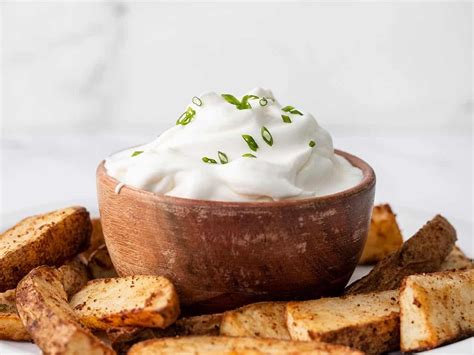 What's In Sour Cream? Healthy Facts Inside